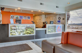 Motel 6-Coos Bay, OR